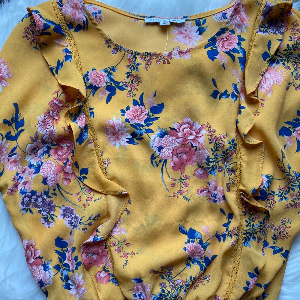 3/$20 Floral blouse